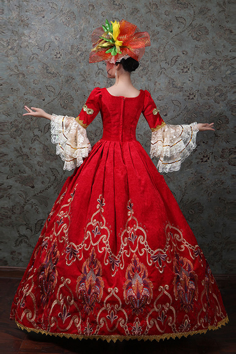 Finely Styled Dress with a Classic Vintage Look