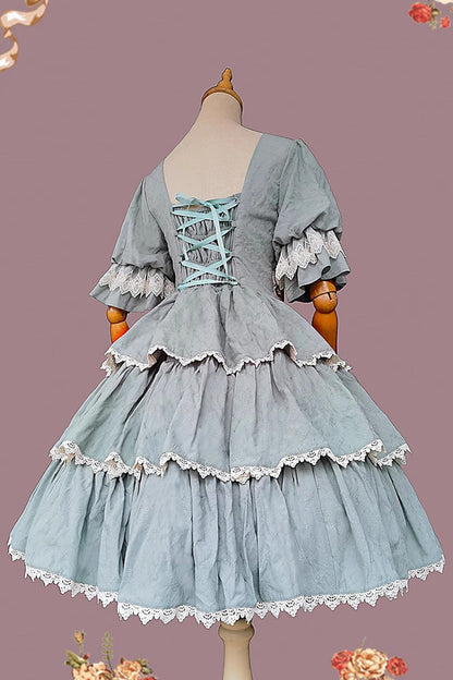 Classic Vintage Dress with a Flattering Fit
