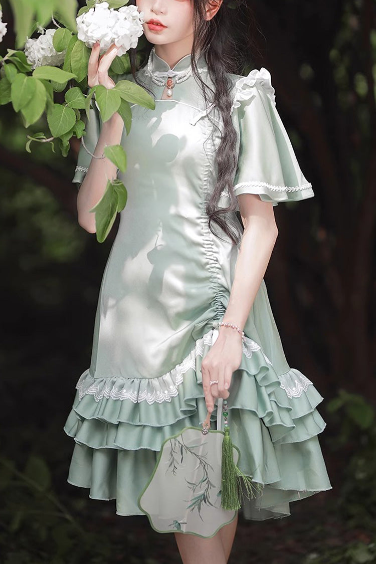 Finely Styled Dress with a Classic Vintage Look