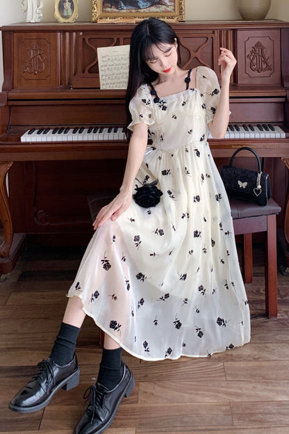 Classic Vintage Dress with a Flattering Fit