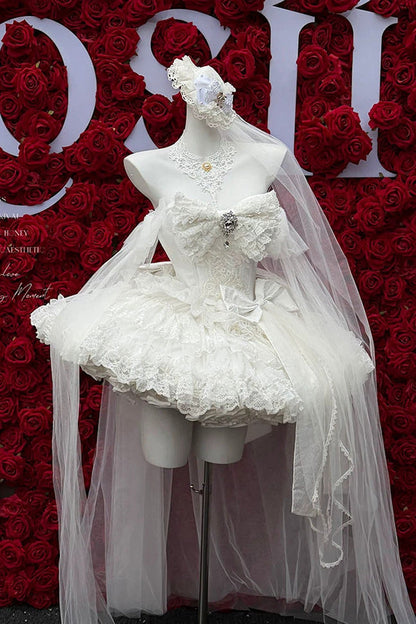 Finely Styled Dress with a Classic Vintage Look
