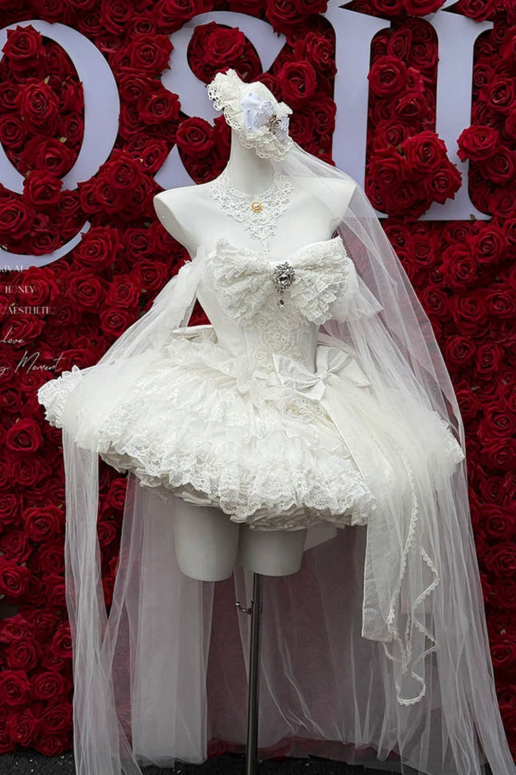 Finely Styled Dress with a Classic Vintage Look