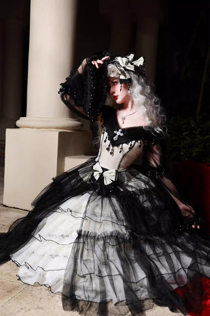 Finely Styled Dress with a Classic Vintage Look