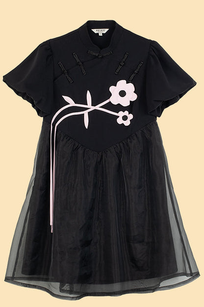Casually Elegant Dress with a Refined Edge