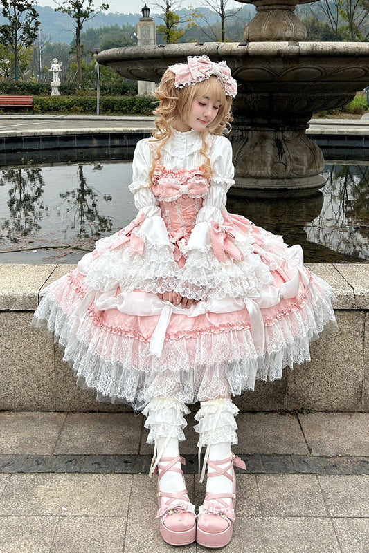 Finely Styled Dress with a Classic Vintage Look