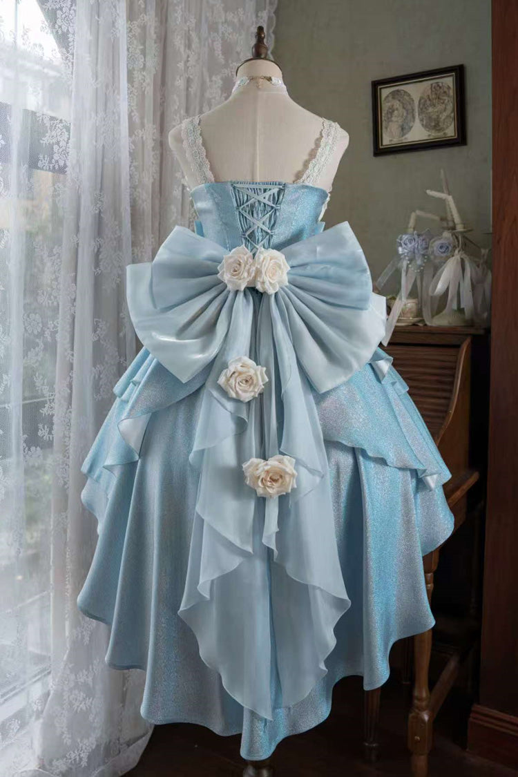 Finely Styled Dress with a Classic Vintage Look