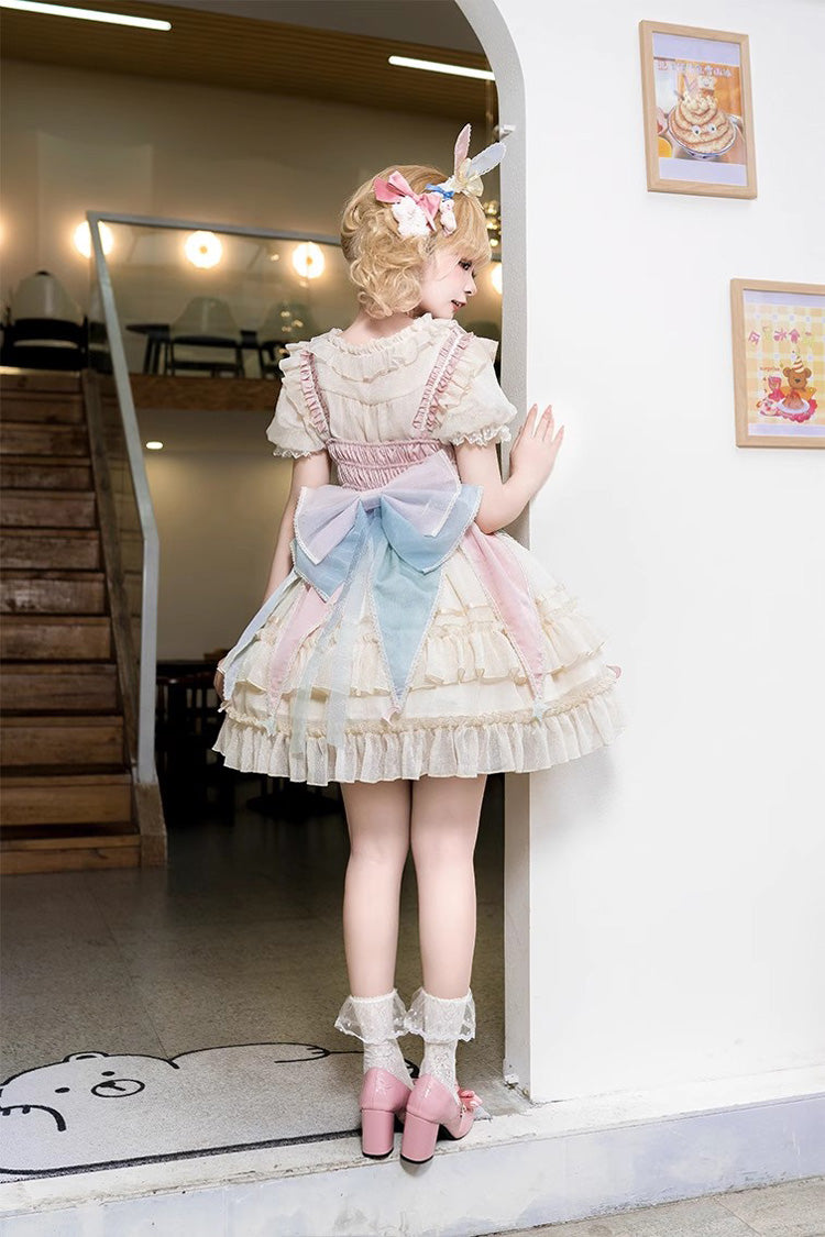 Finely Styled Dress with a Classic Vintage Look