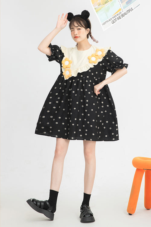 Classic Vintage Dress with a Flattering Fit