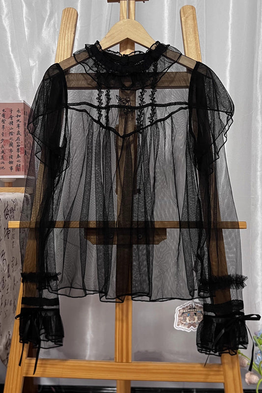 Casually Elegant Blouse with a Refined Edge