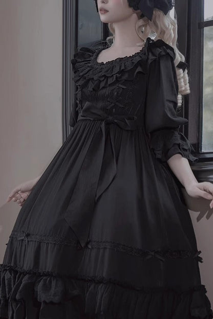 Effortlessly Elegant Dress with a Timeless Design
