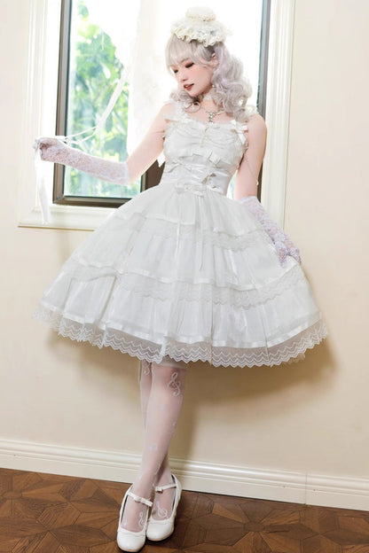 Subtly Elegant Dress with a Refined Vintage Look