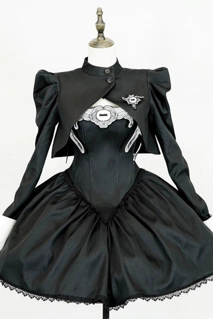 Beautifully Finished Dress in a Timeless Design