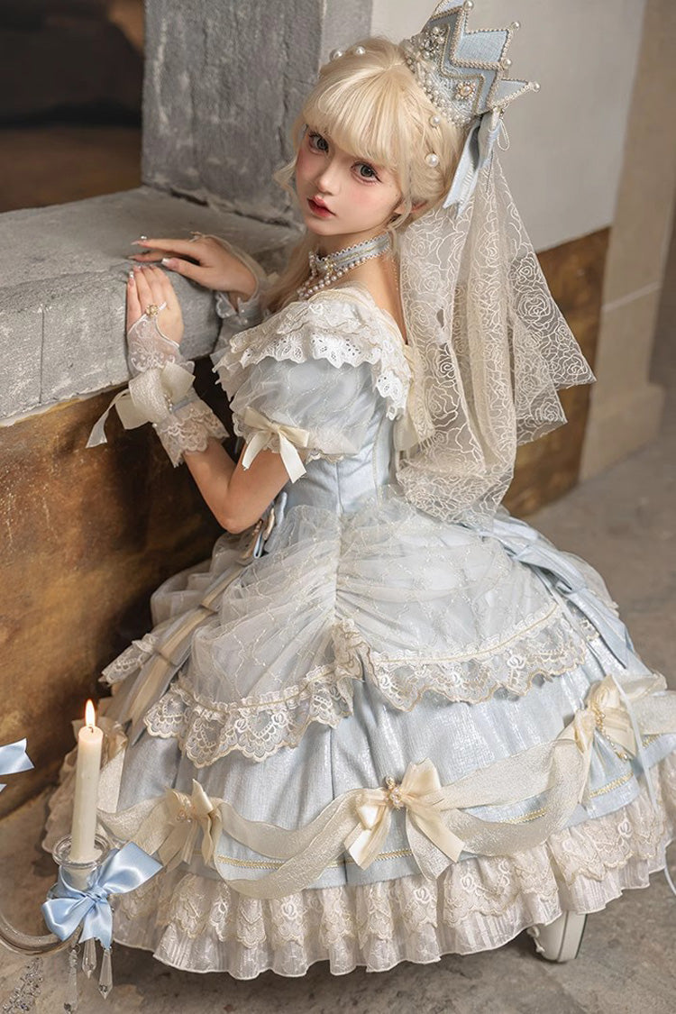 Finely Styled Dress with a Classic Vintage Look