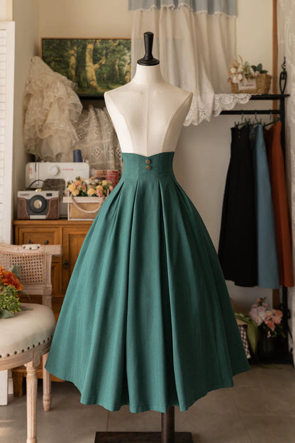 Finely Styled Garment with a Classic Vintage Look