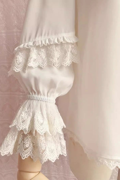 Casually Elegant Blouse with a Refined Edge