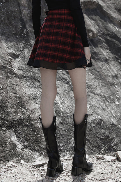 Casually Elegant Garment with a Refined Edge