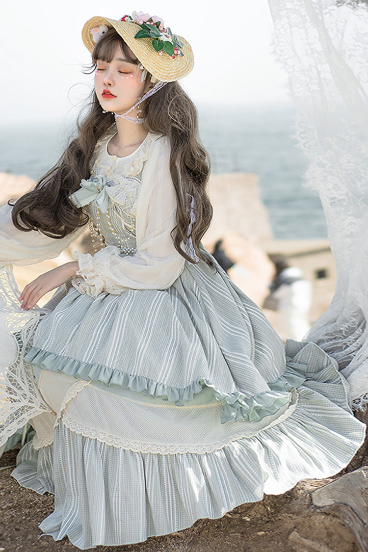 Finely Styled Dress with a Classic Vintage Look