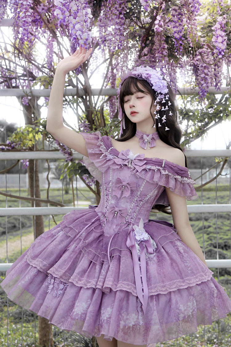 Finely Styled Dress with a Classic Vintage Look