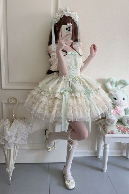 Subtly Elegant Dress with a Refined Vintage Look