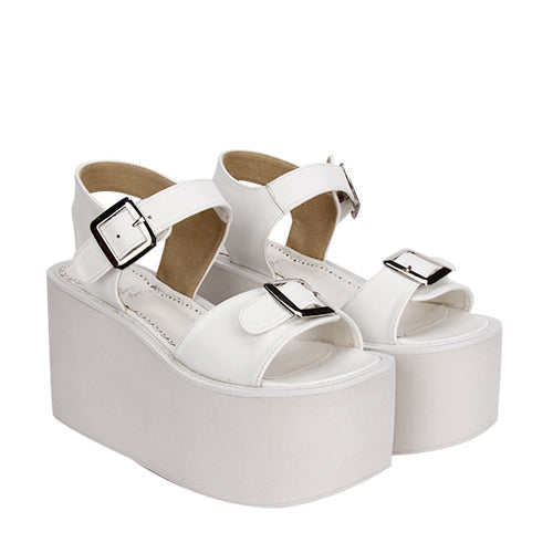 Finely Styled Sandals with a Classic Vintage Look