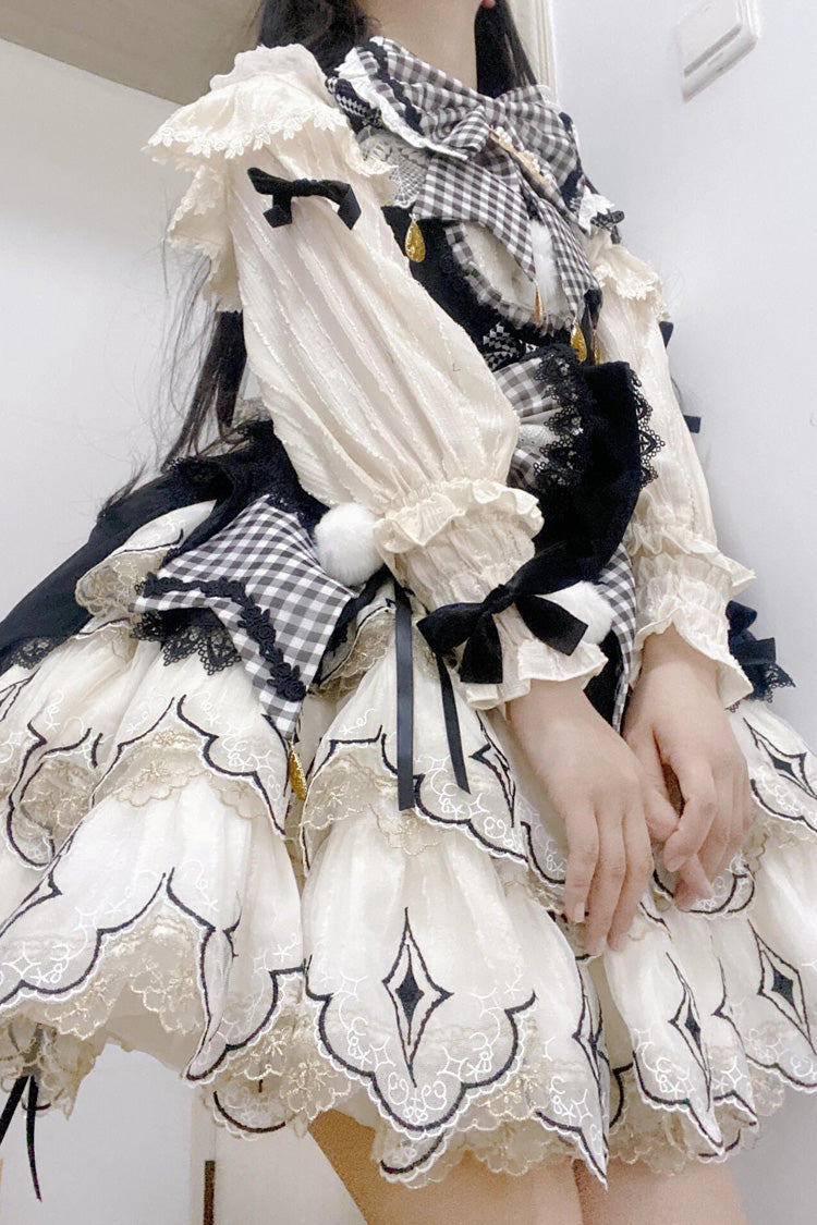 Finely Styled Dress with a Classic Vintage Look