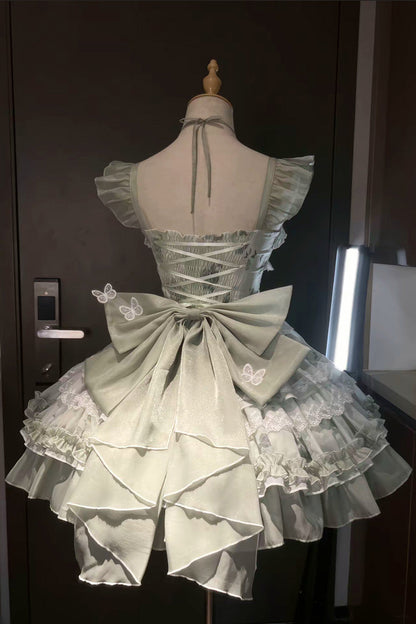 Finely Styled Dress with a Classic Vintage Look