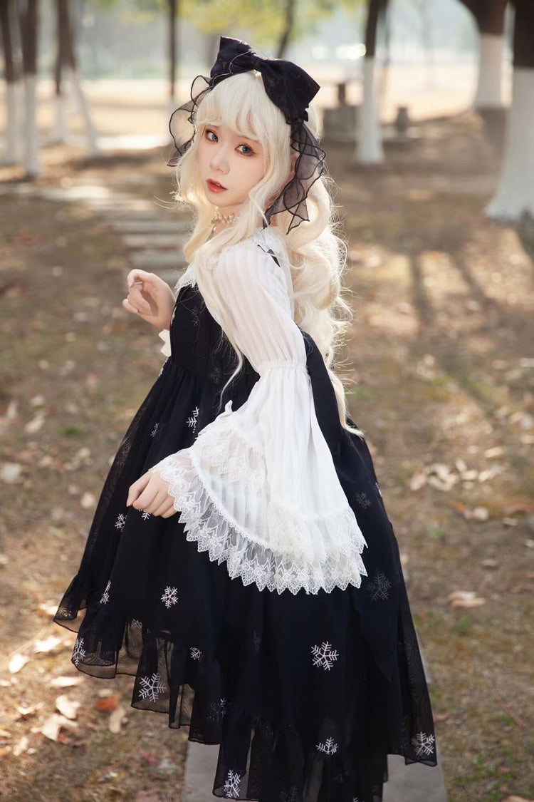Subtly Elegant Dress with a Refined Vintage Look