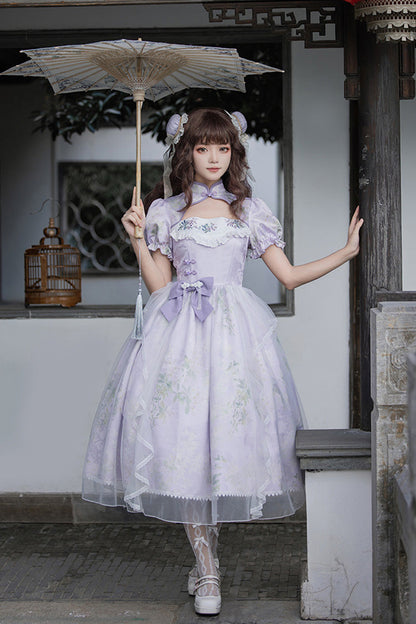 Finely Styled Dress with a Classic Vintage Look