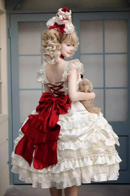 Finely Styled Dress with a Classic Vintage Look