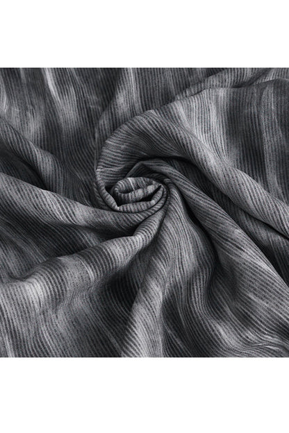 Beautifully Finished Blouse in a Timeless Design