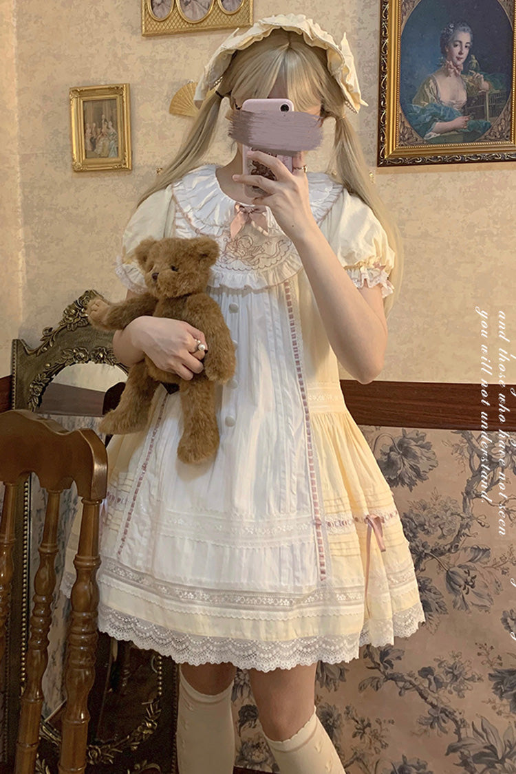 Finely Styled Dress with a Classic Vintage Look