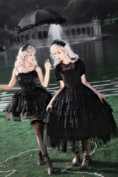 Finely Styled Dress with a Classic Vintage Look
