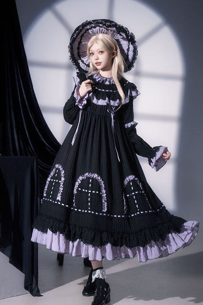 Finely Styled Dress with a Classic Vintage Look