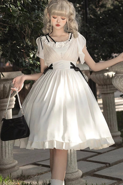 Finely Styled Dress with a Classic Vintage Look