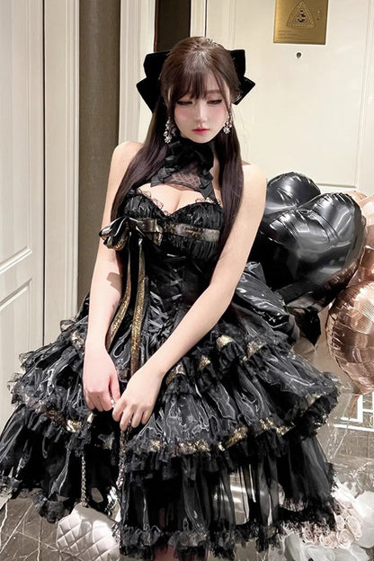 Finely Styled Dress with a Classic Vintage Look