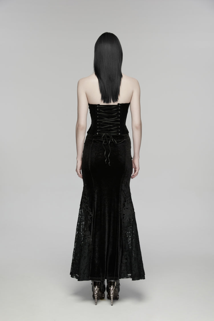 Casually Elegant Garment with a Refined Edge