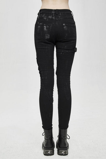 Effortlessly Elegant Pants with a Timeless Design