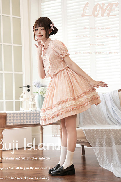 Finely Styled Dress with a Classic Vintage Look