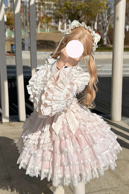 Finely Styled Dress with a Classic Vintage Look