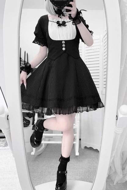 Subtly Elegant Dress with a Refined Vintage Look