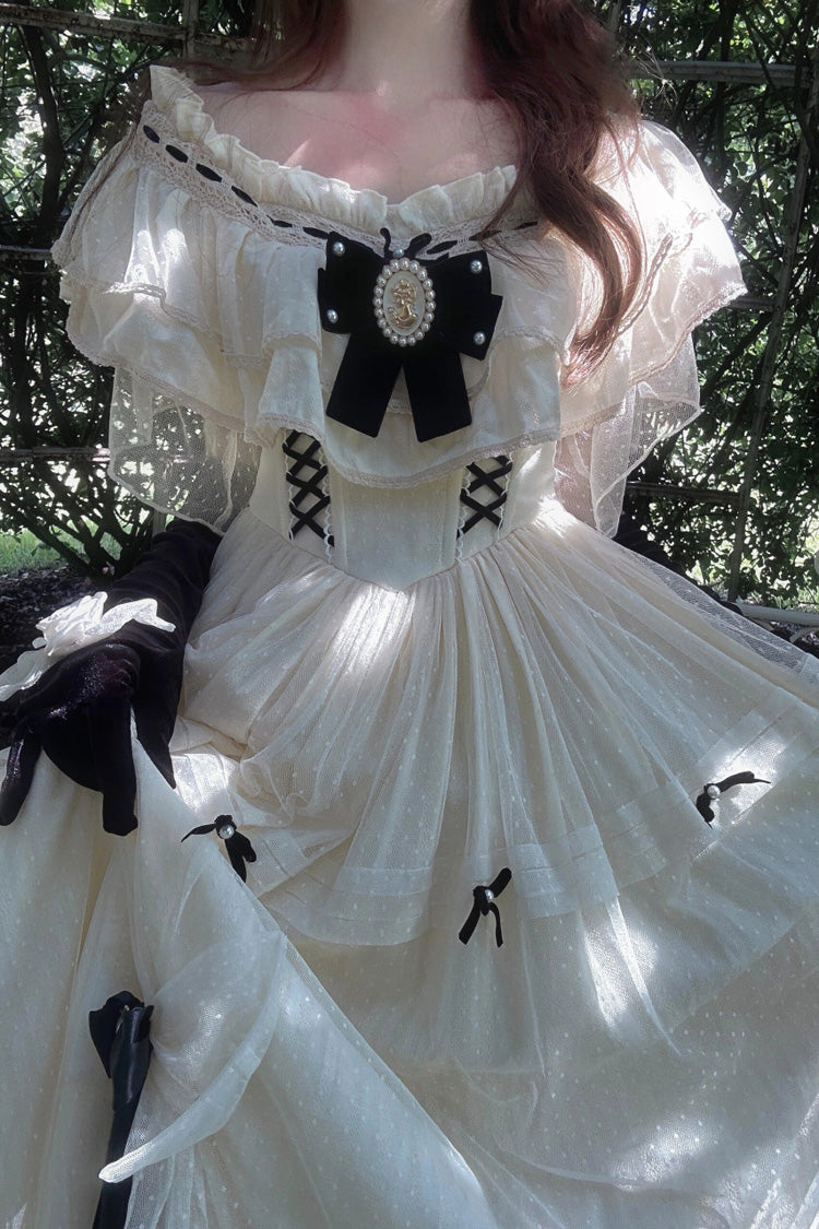Finely Styled Dress with a Classic Vintage Look
