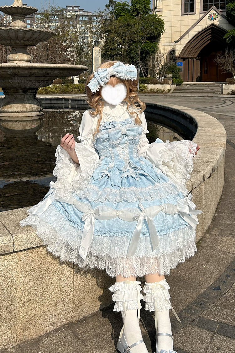 Finely Styled Dress with a Classic Vintage Look