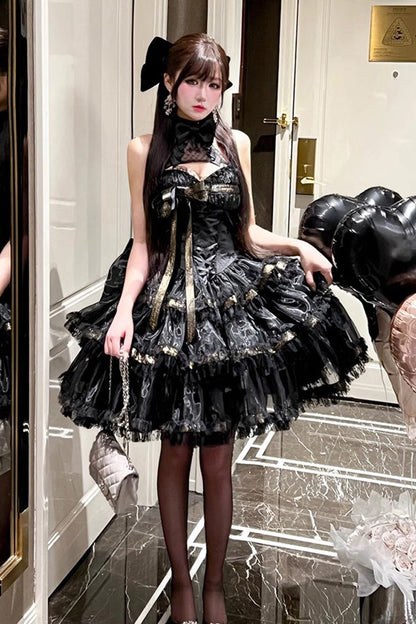 Finely Styled Dress with a Classic Vintage Look
