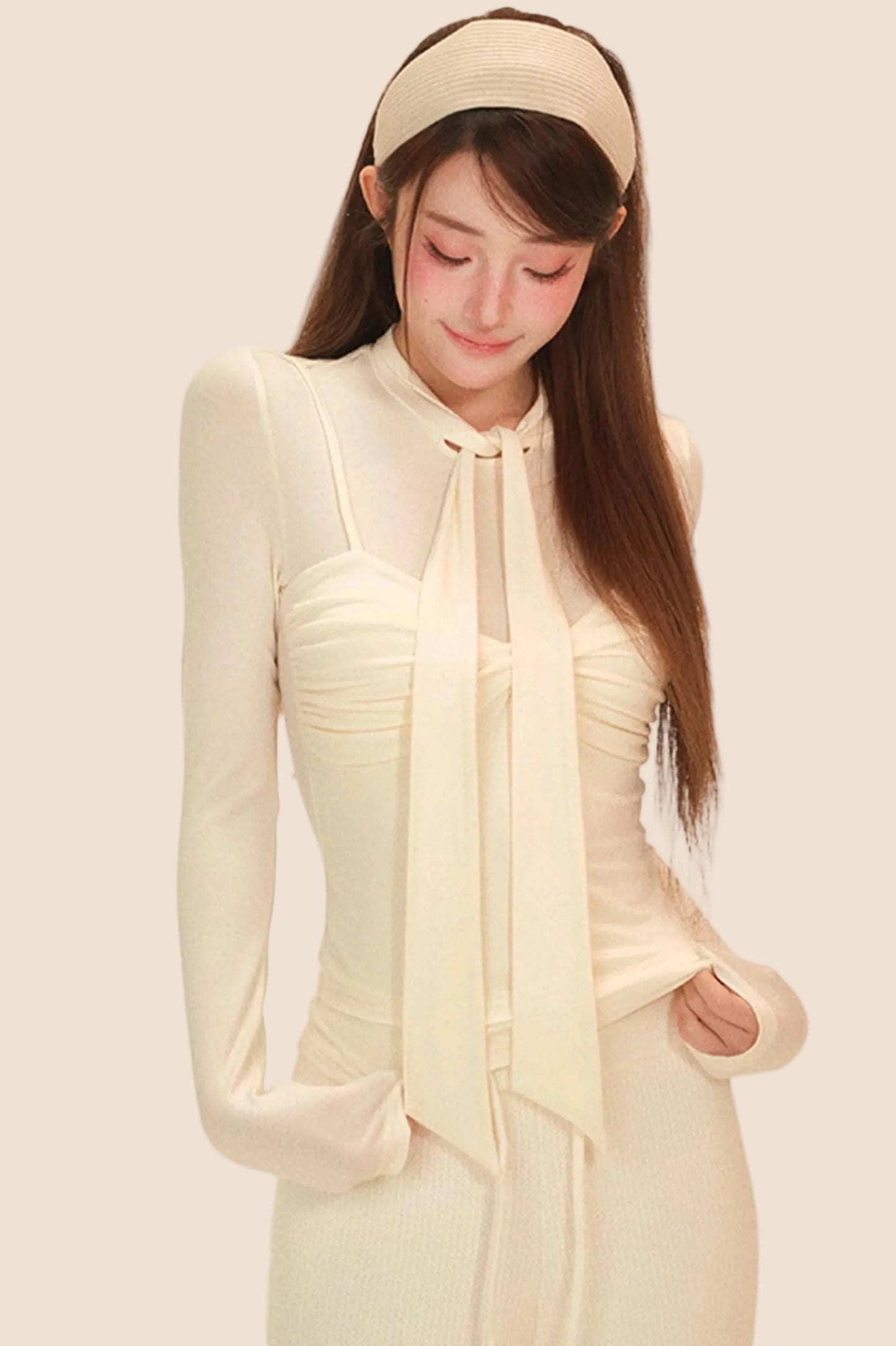 Cloud-like Twist Collar Top