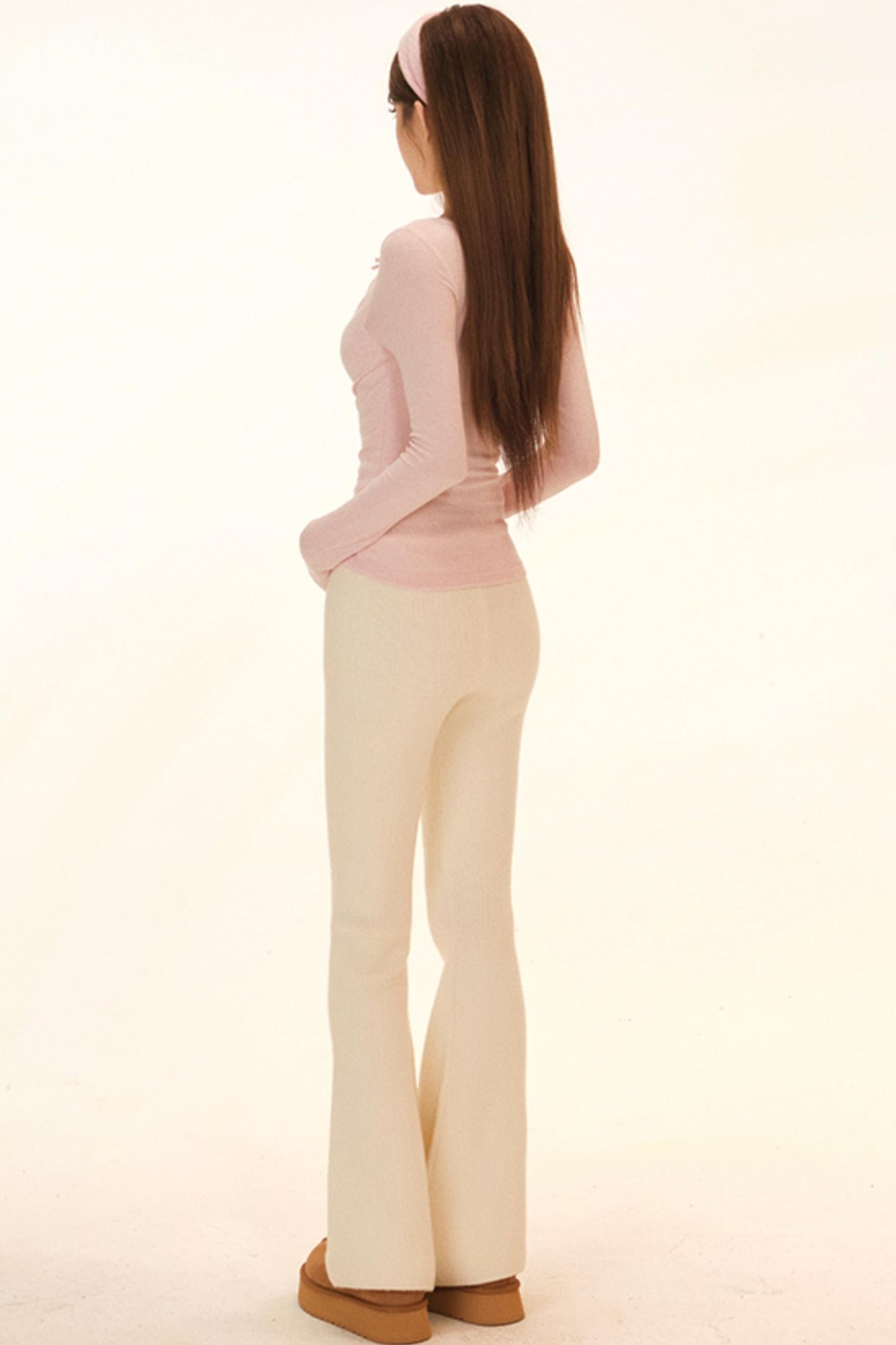 Cloud-like Twist Collar Top