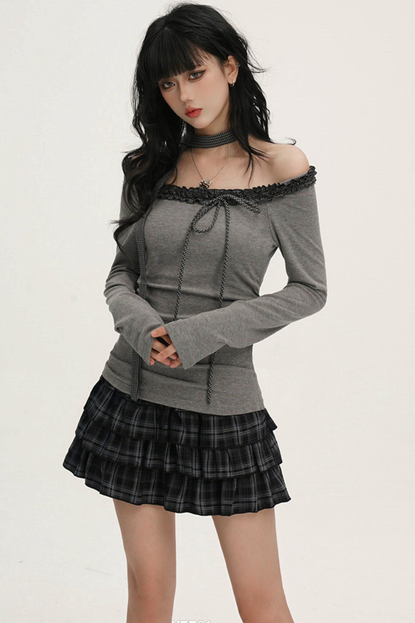Off-shoulder Ruffle Ribbon Top (with Skinny Long Scarf)