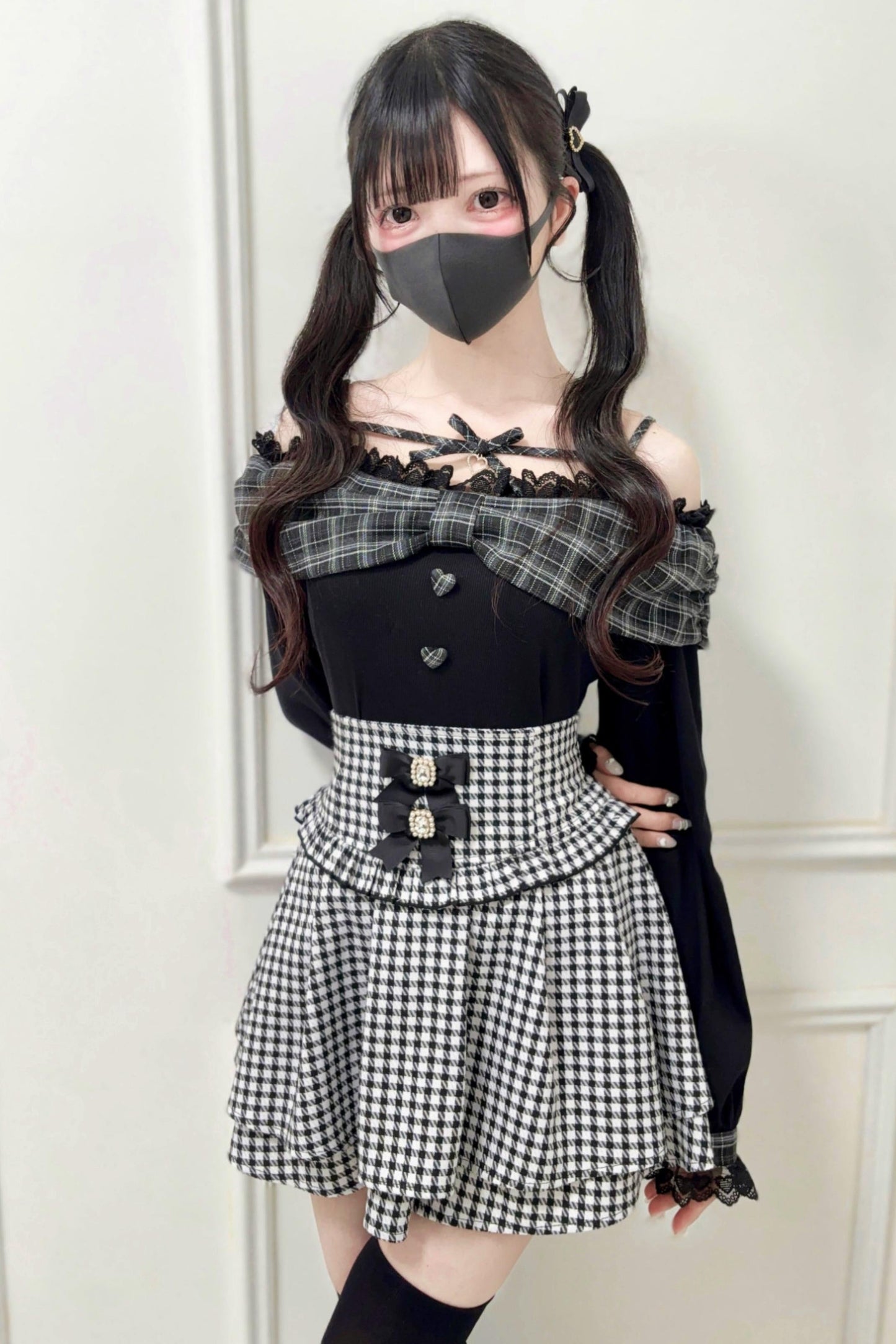 Off-shoulder Lace Ribbon Strap Knit Top