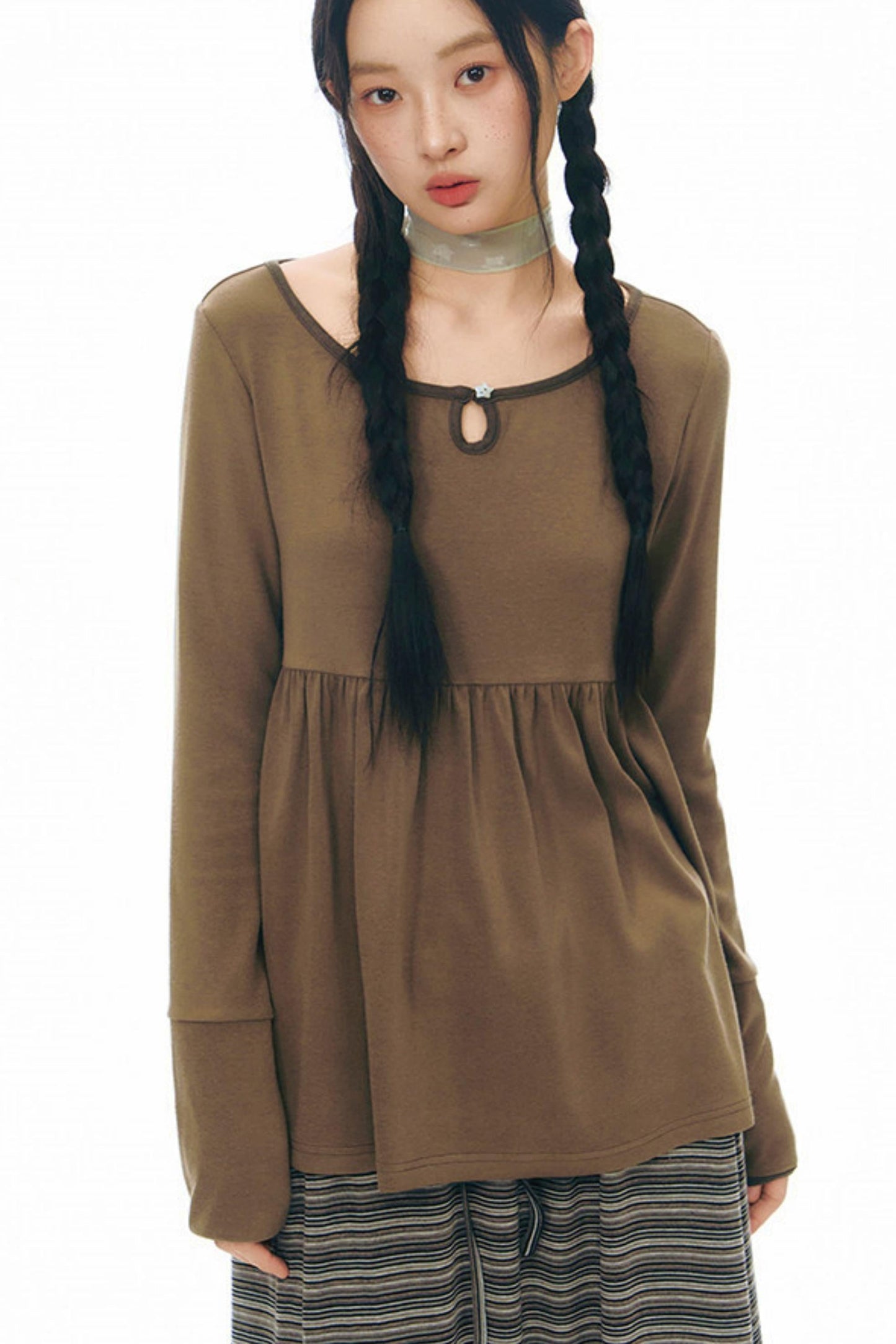 Color Block Flare Top With Neckline