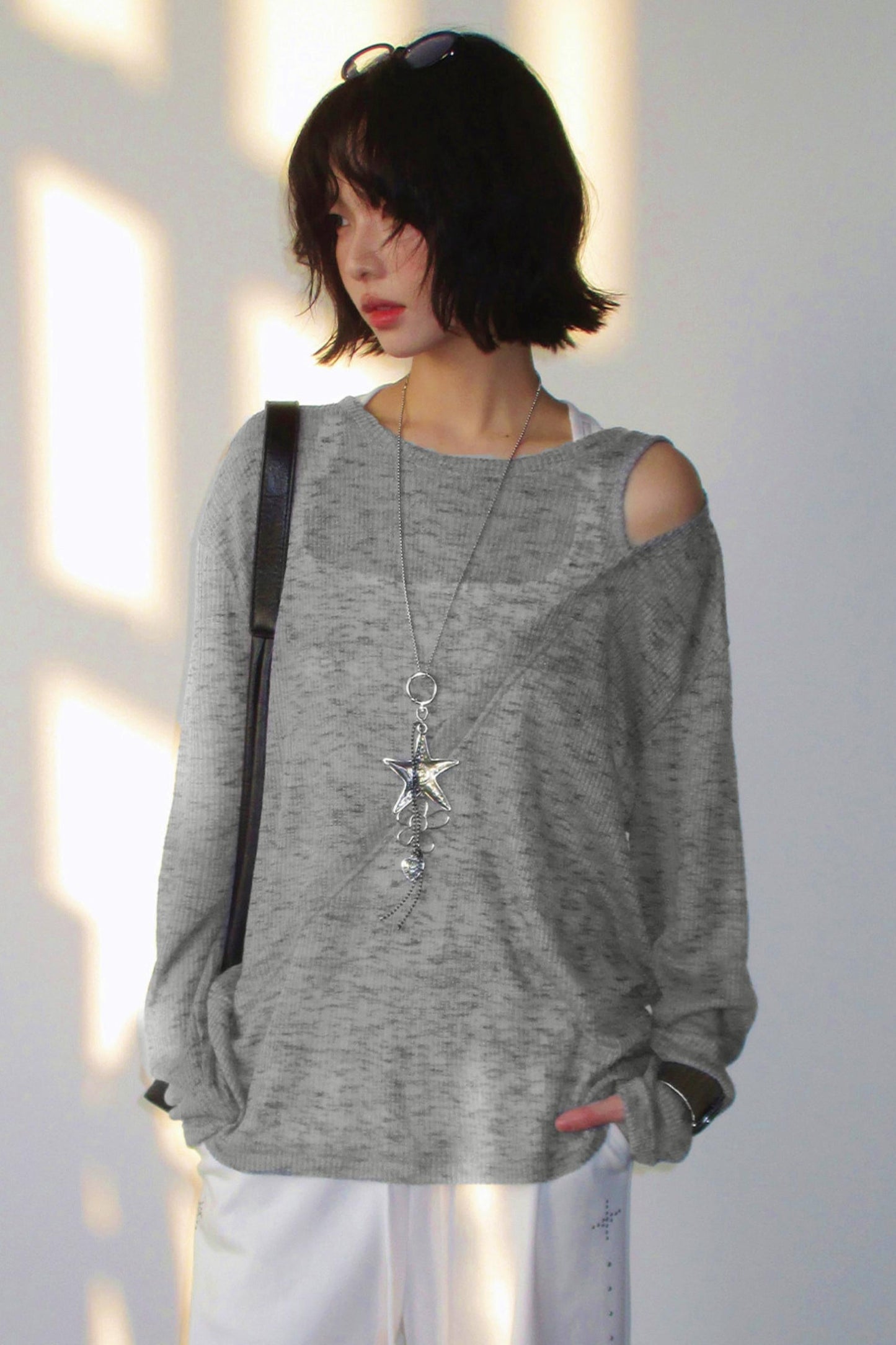 Mode Sheer Loose Off-shoulder Top