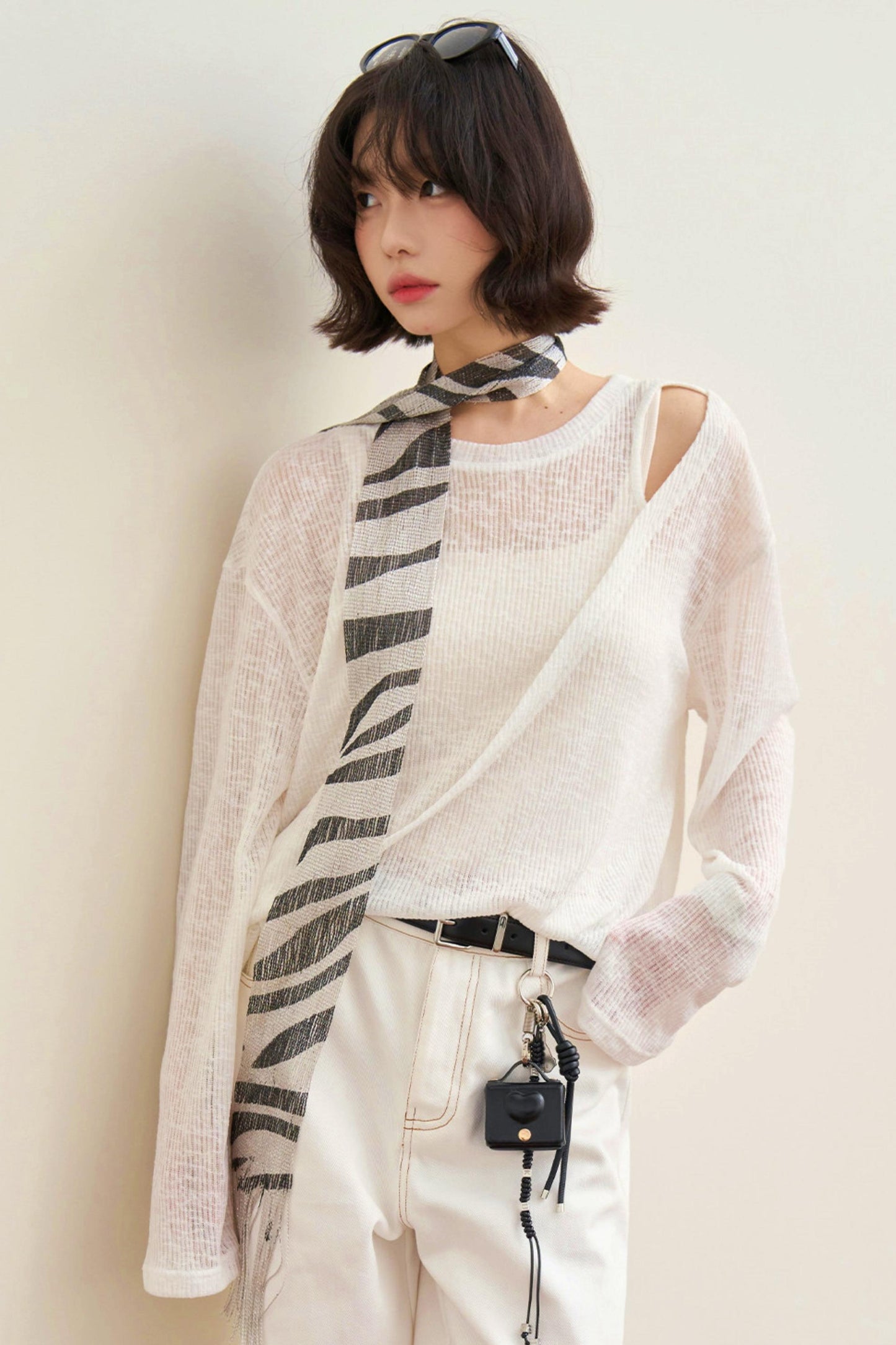 Mode Sheer Loose Off-shoulder Top